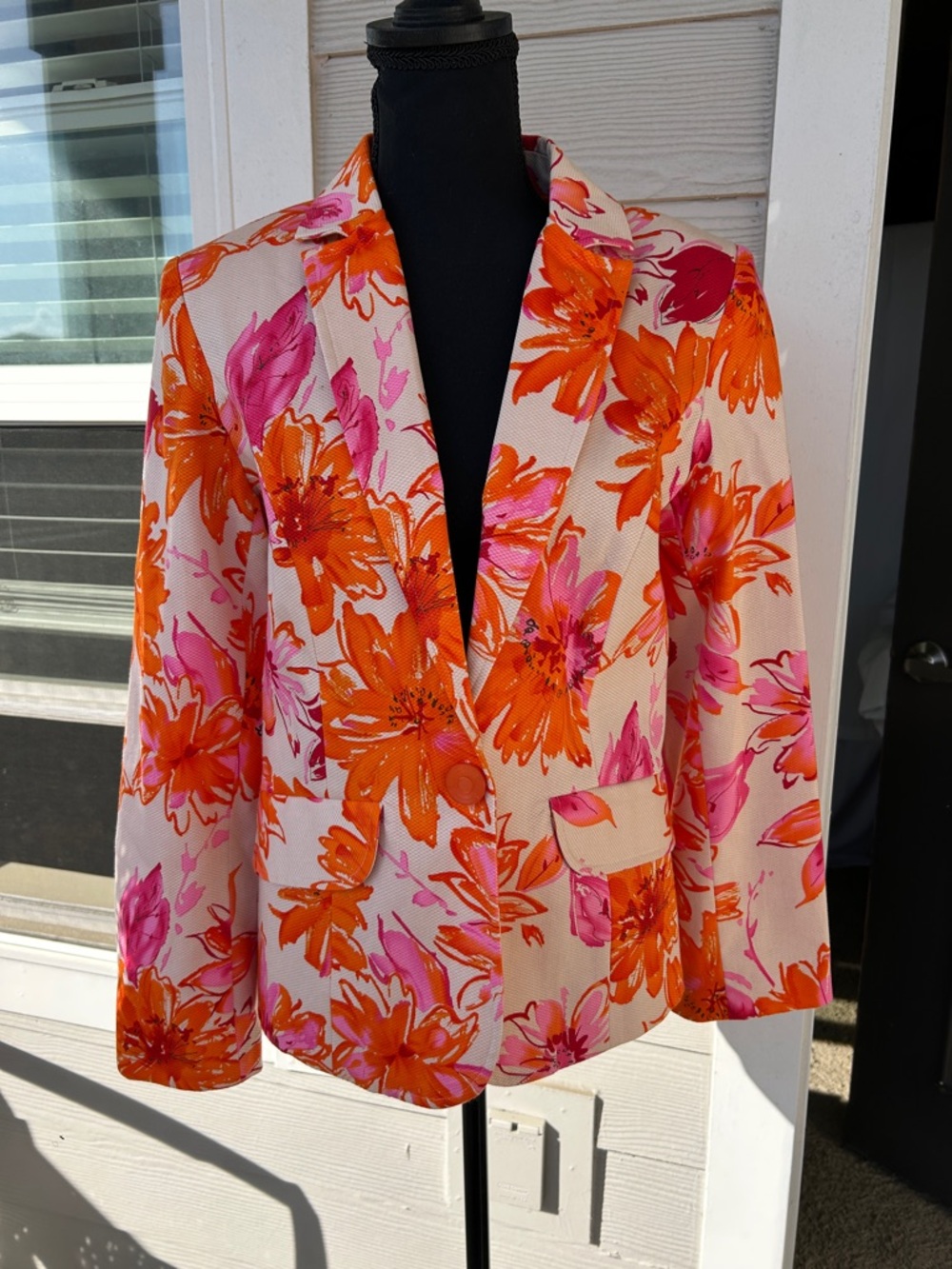 Susan Graver Cream Blazer with Orange & Pink Floral Print. Size 6
